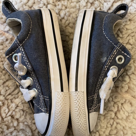 Toddler size 6 Blue Denim All-Star Converse Sneakers - Picture 7 of 8